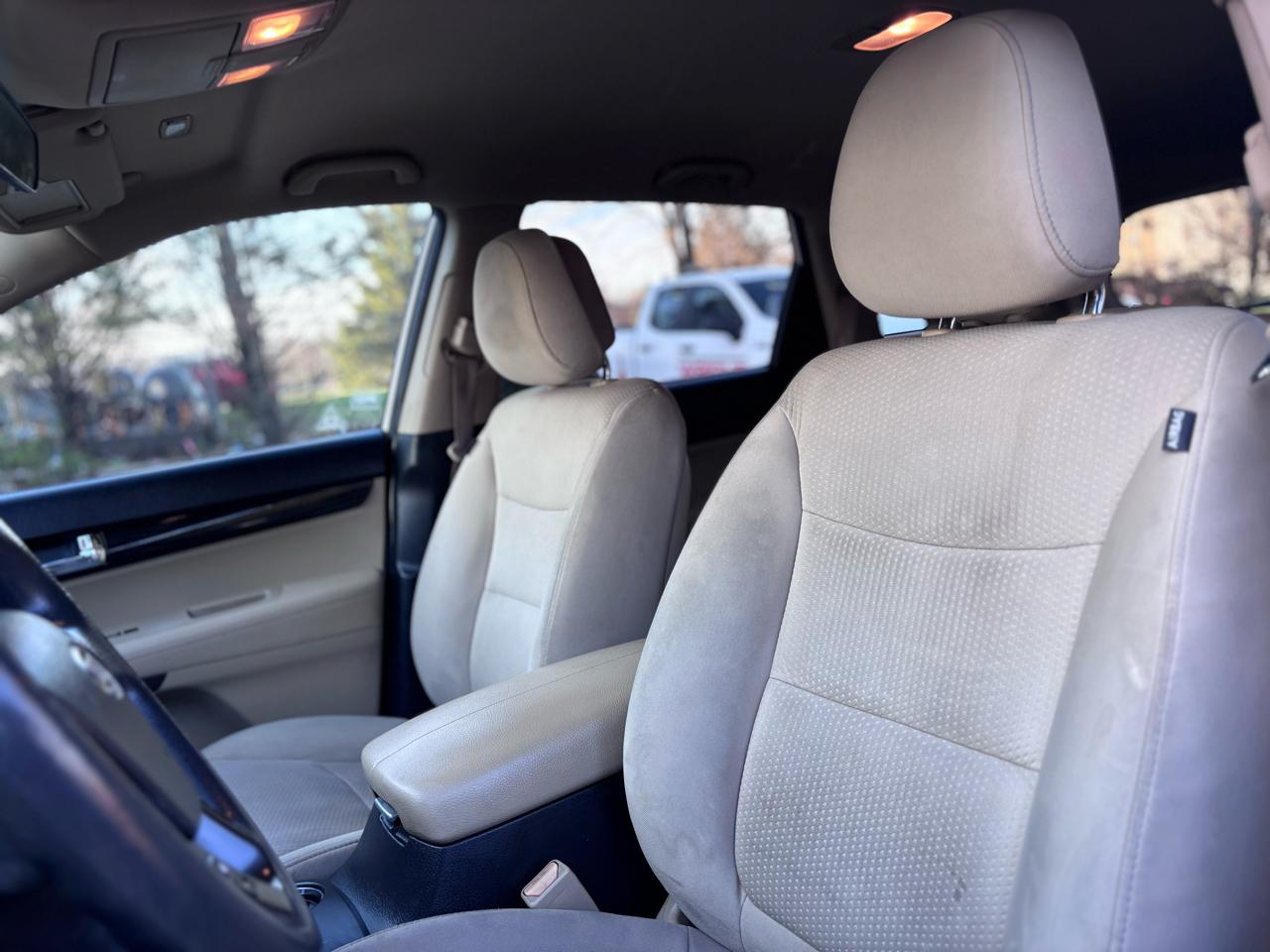 Kia Sorento LX 2WD 2011