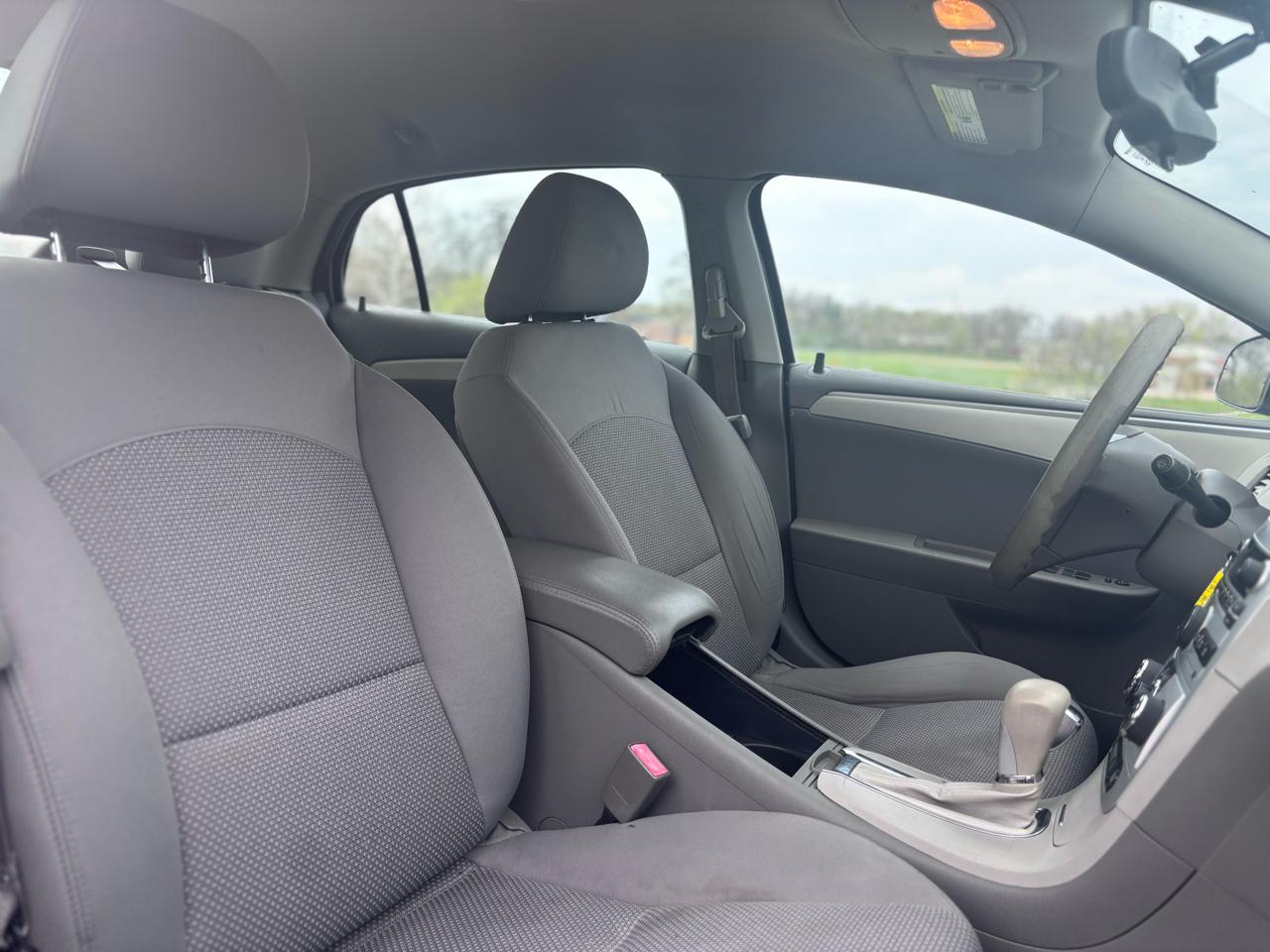 Chevrolet Malibu 1LT 2011