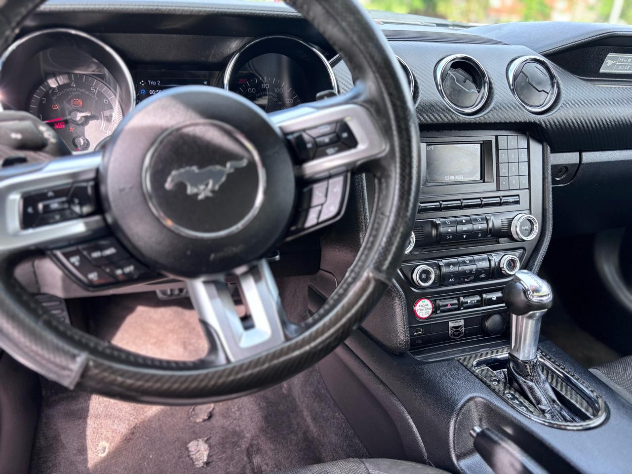 Ford Mustang V6 Coupe 2015