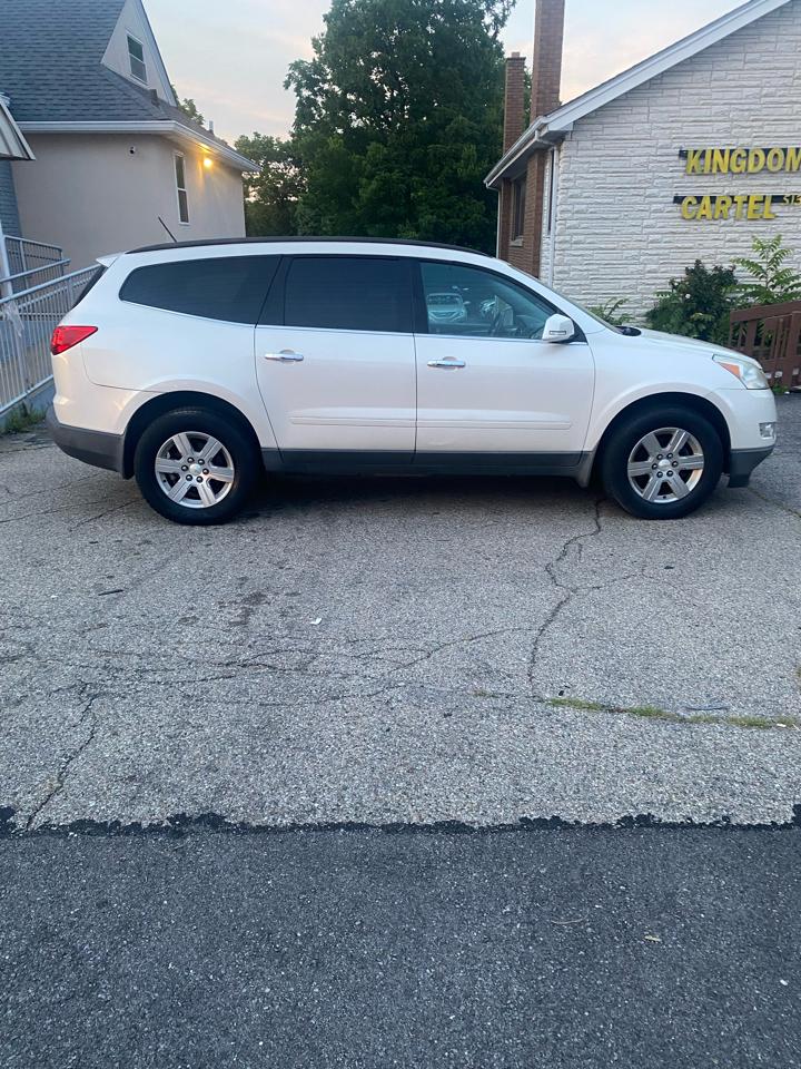 Chevrolet Traverse 2LT AWD 2011