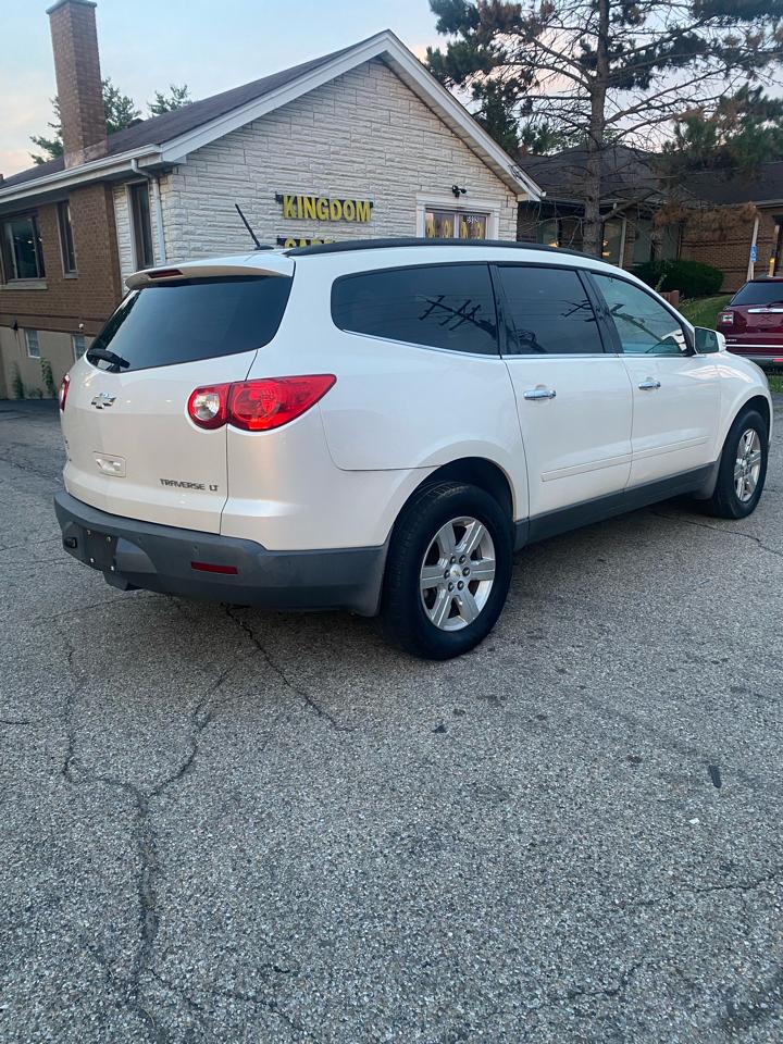 Chevrolet Traverse 2LT AWD 2011