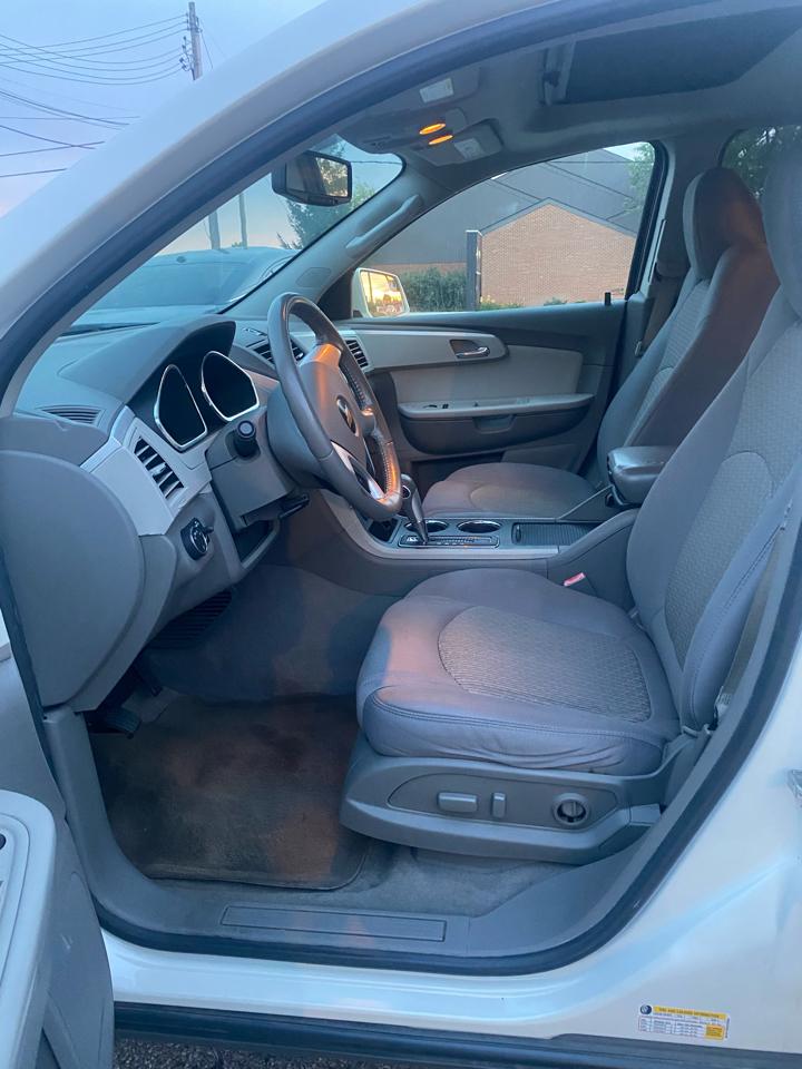 Chevrolet Traverse 2LT AWD 2011