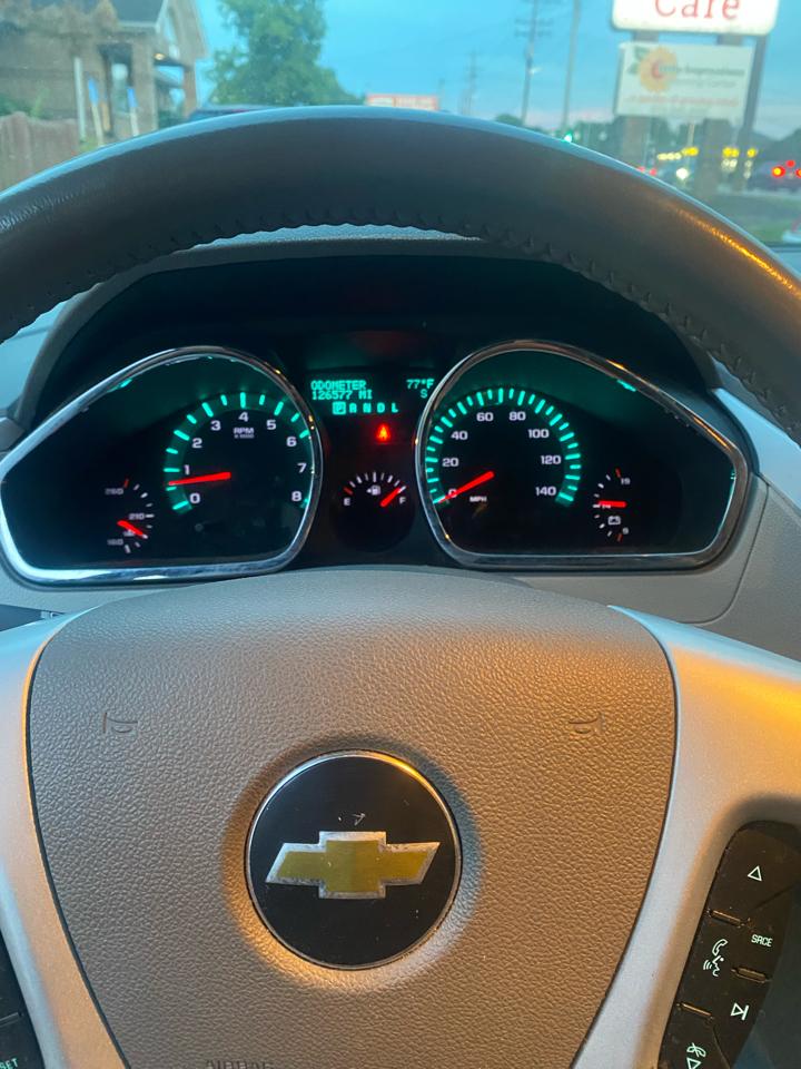 Chevrolet Traverse 2LT AWD 2011