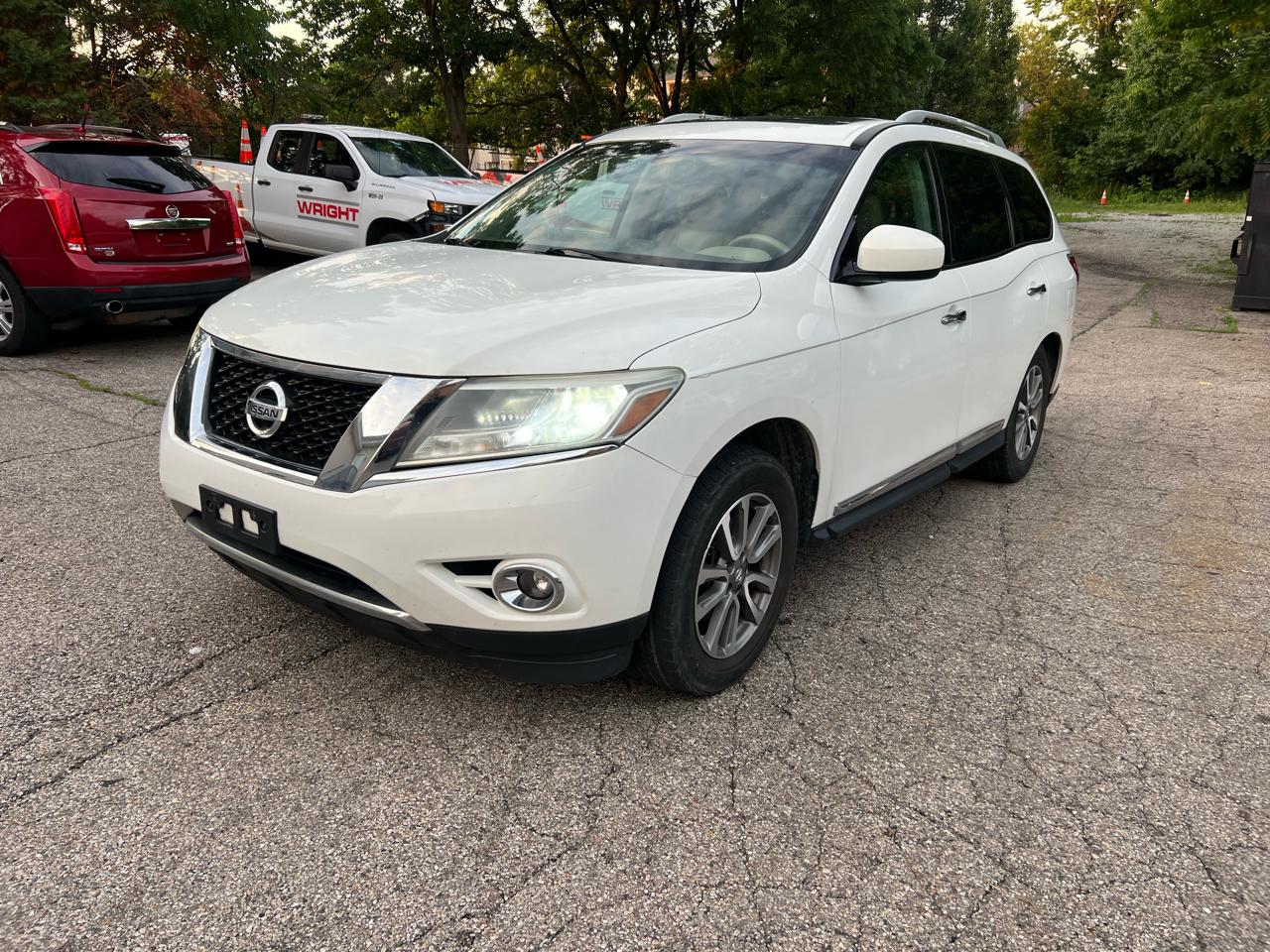Nissan Pathfinder SV 4WD 2013