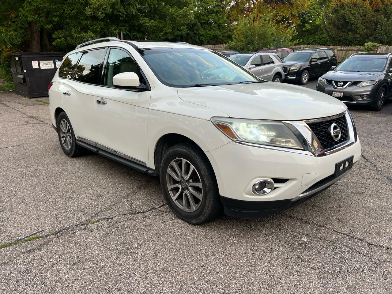 Nissan Pathfinder SV 4WD 2013