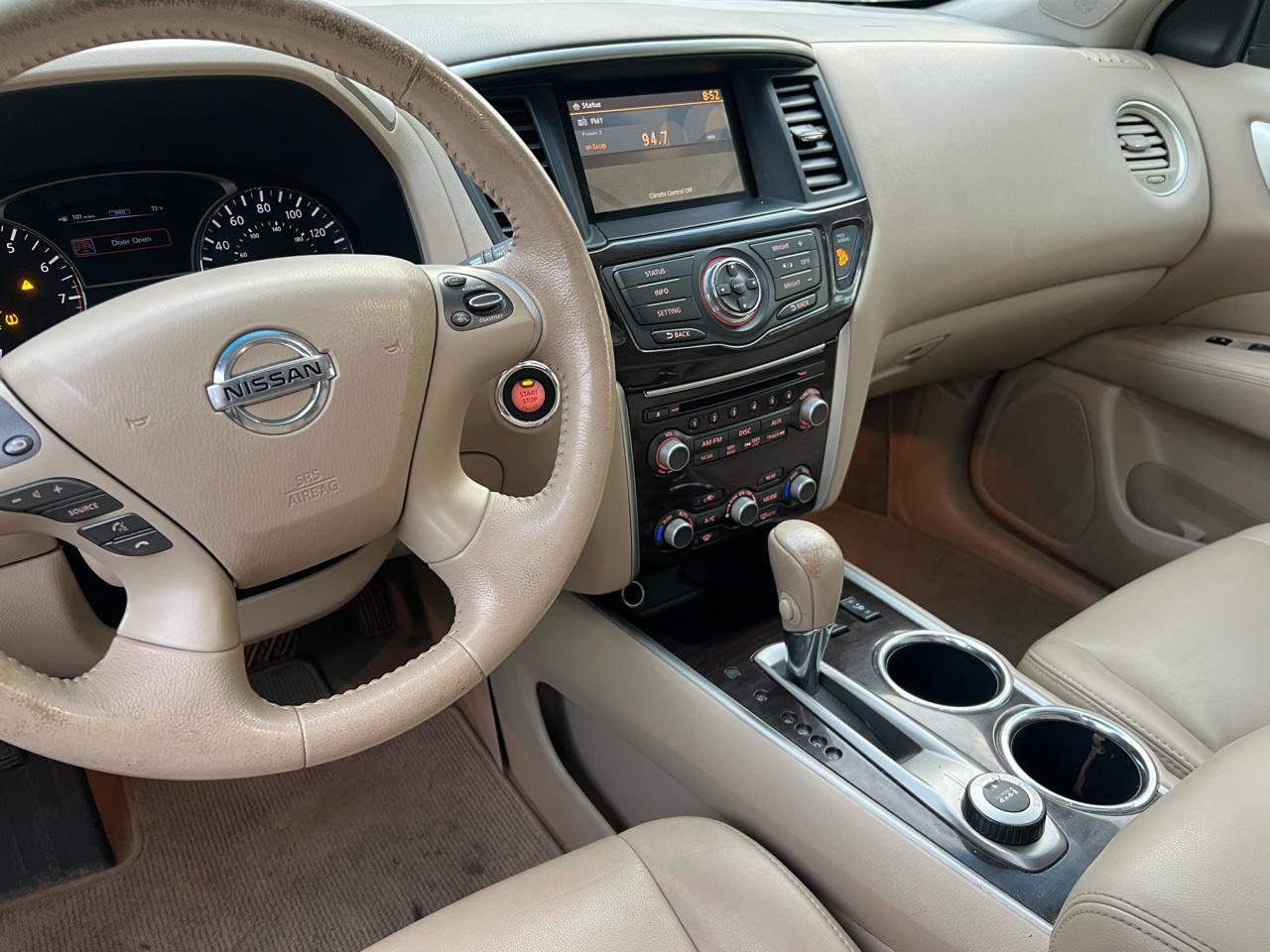 Nissan Pathfinder SV 4WD 2013