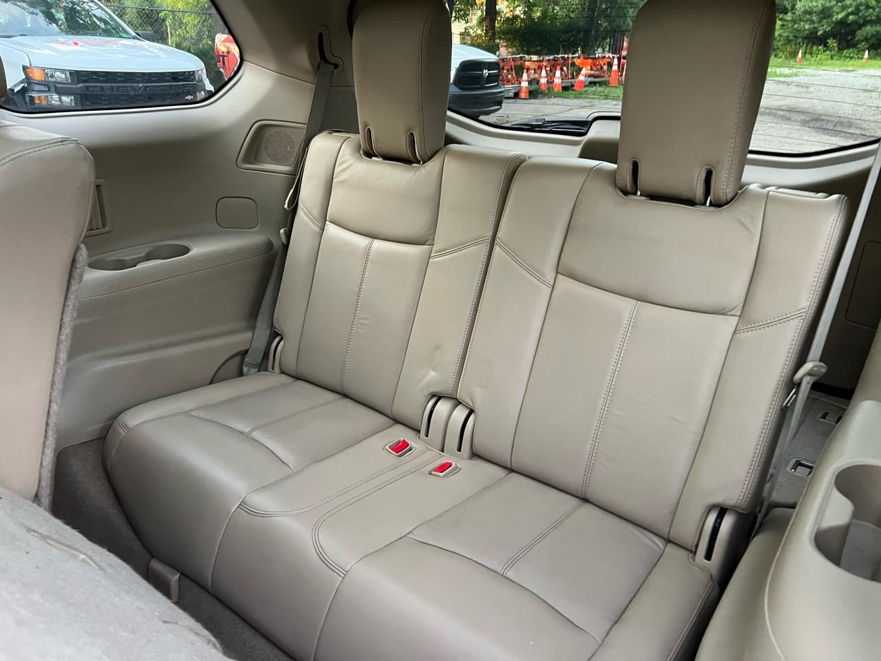 Nissan Pathfinder SV 4WD 2013