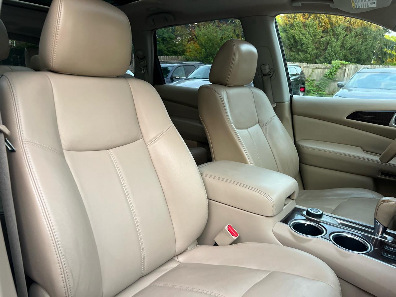 Nissan Pathfinder SV 4WD 2013