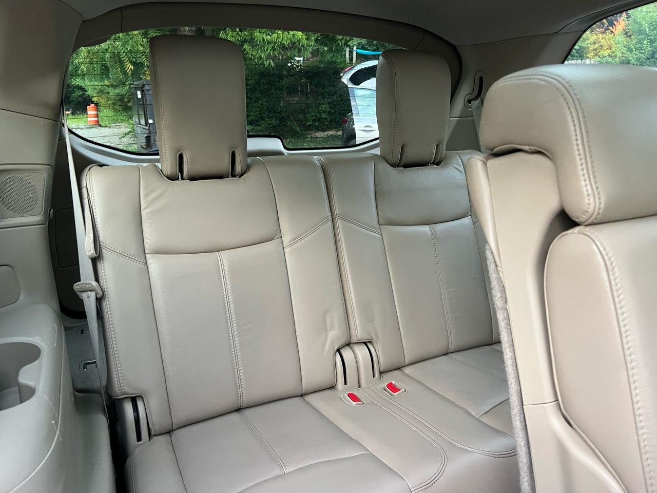 Nissan Pathfinder SV 4WD 2013