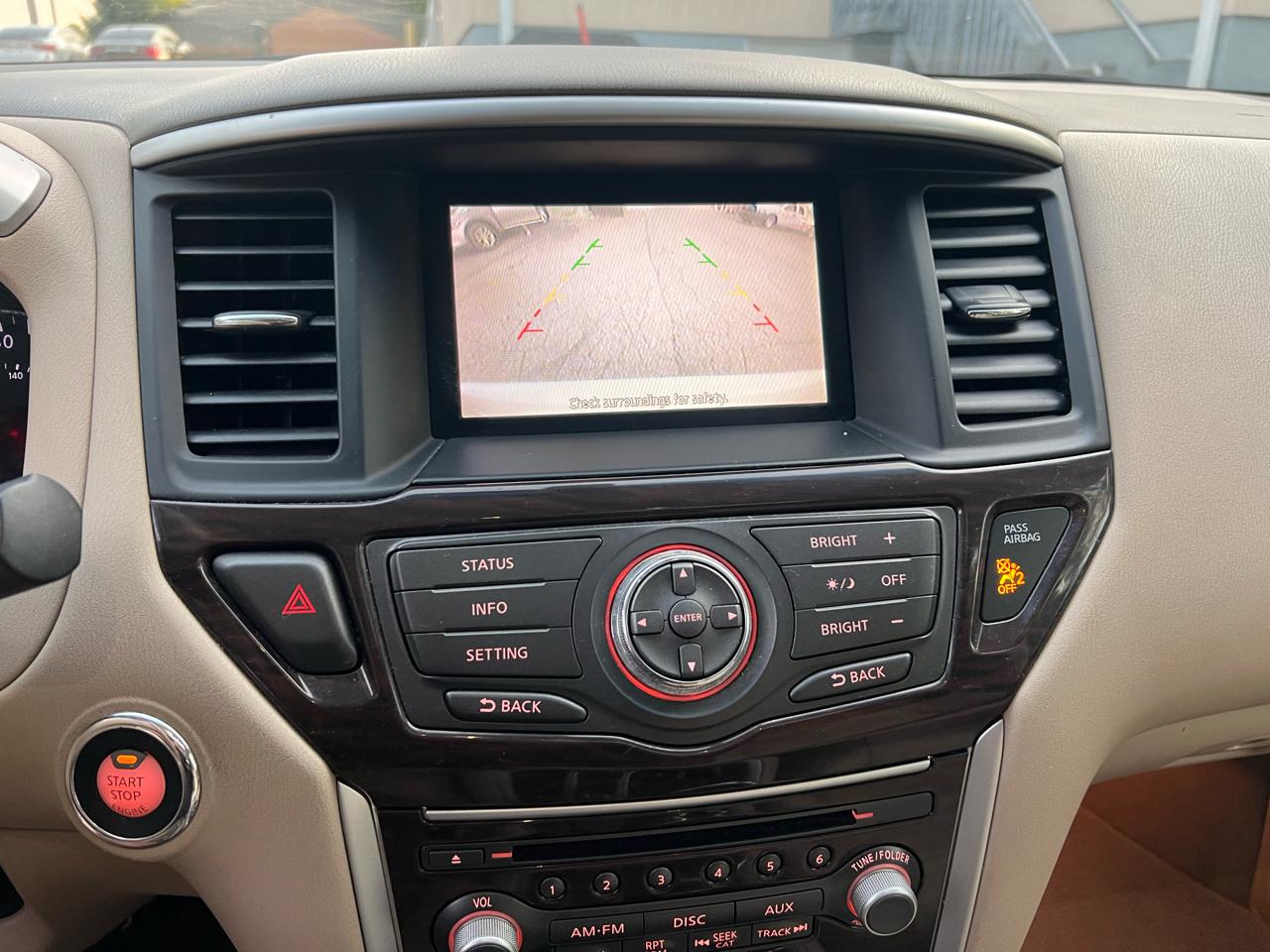 Nissan Pathfinder SV 4WD 2013