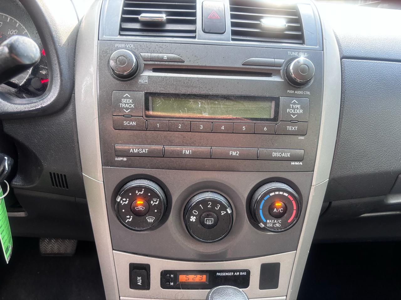 Toyota Corolla Base 5-Speed MT 2010