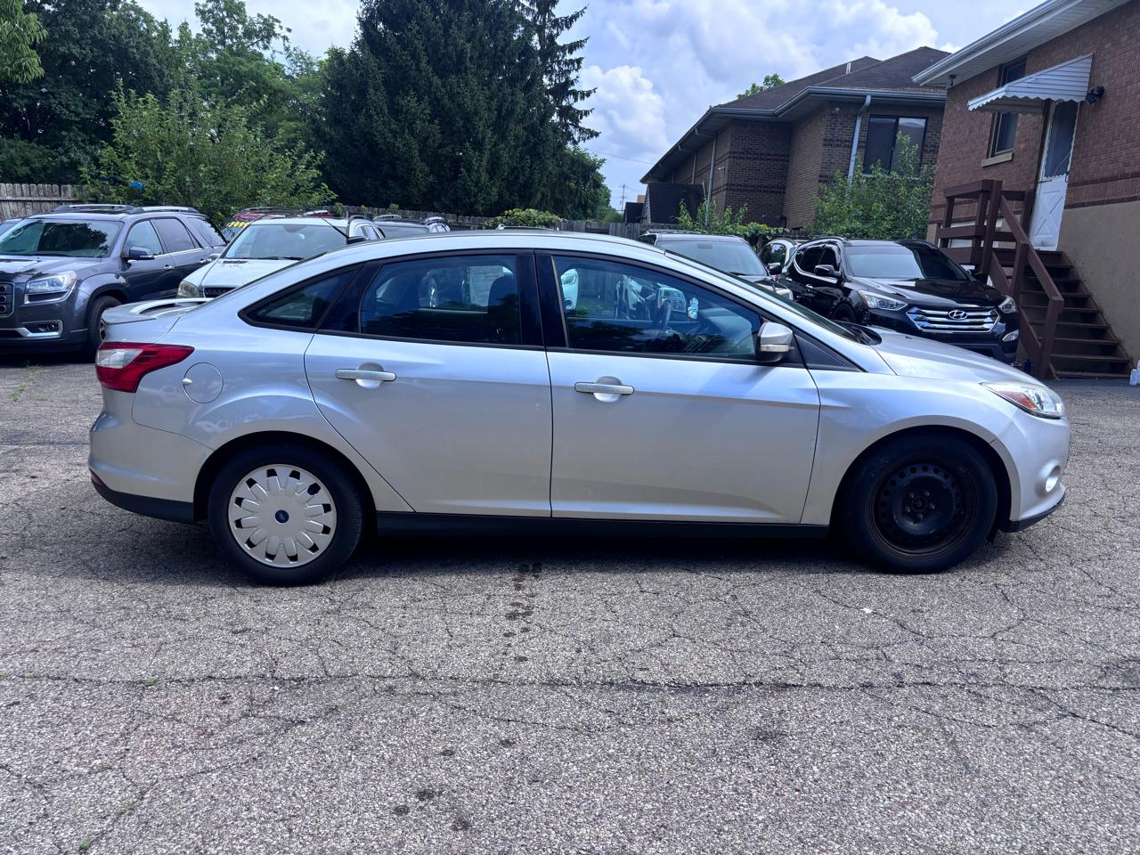 Ford Focus SE Sedan 2014