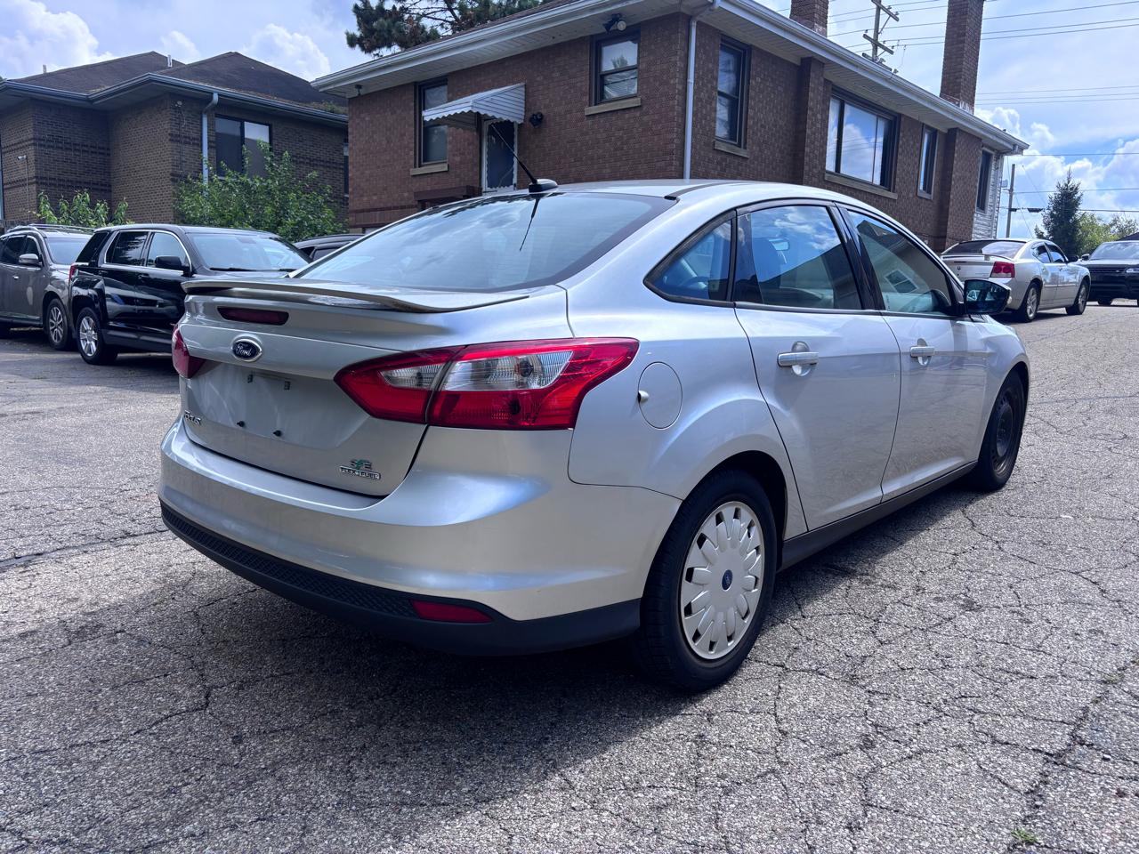 Ford Focus SE Sedan 2014