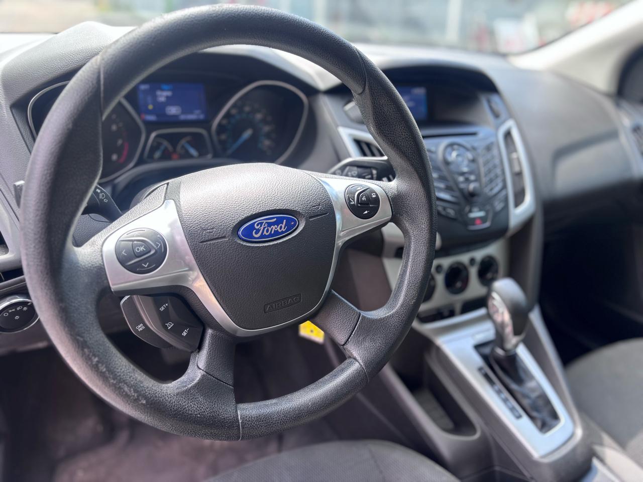 Ford Focus SE Sedan 2014