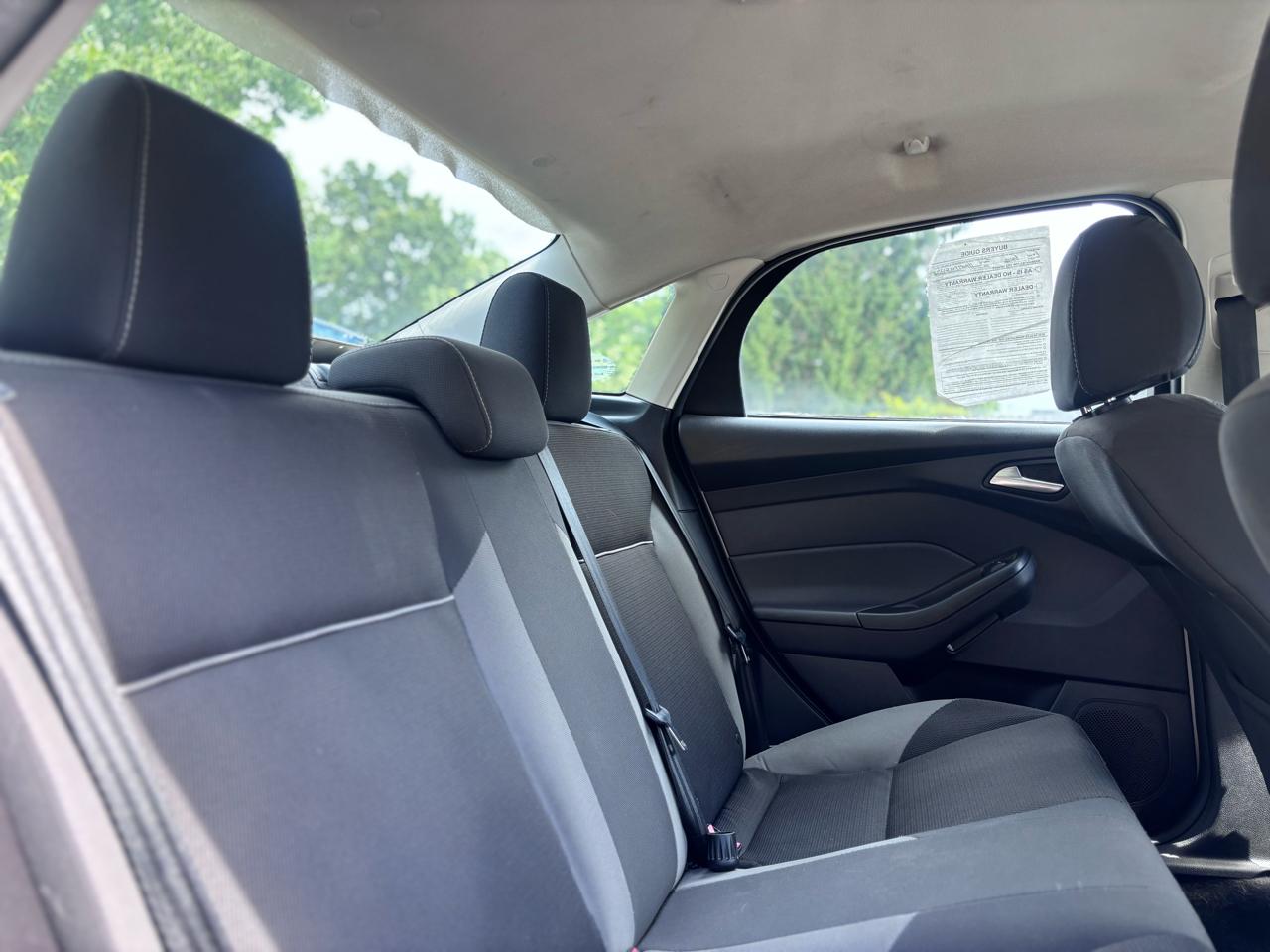 Ford Focus SE Sedan 2014