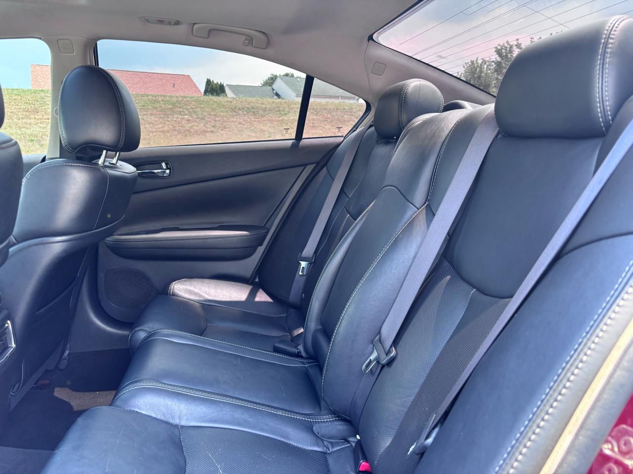 Nissan Maxima SV 2013