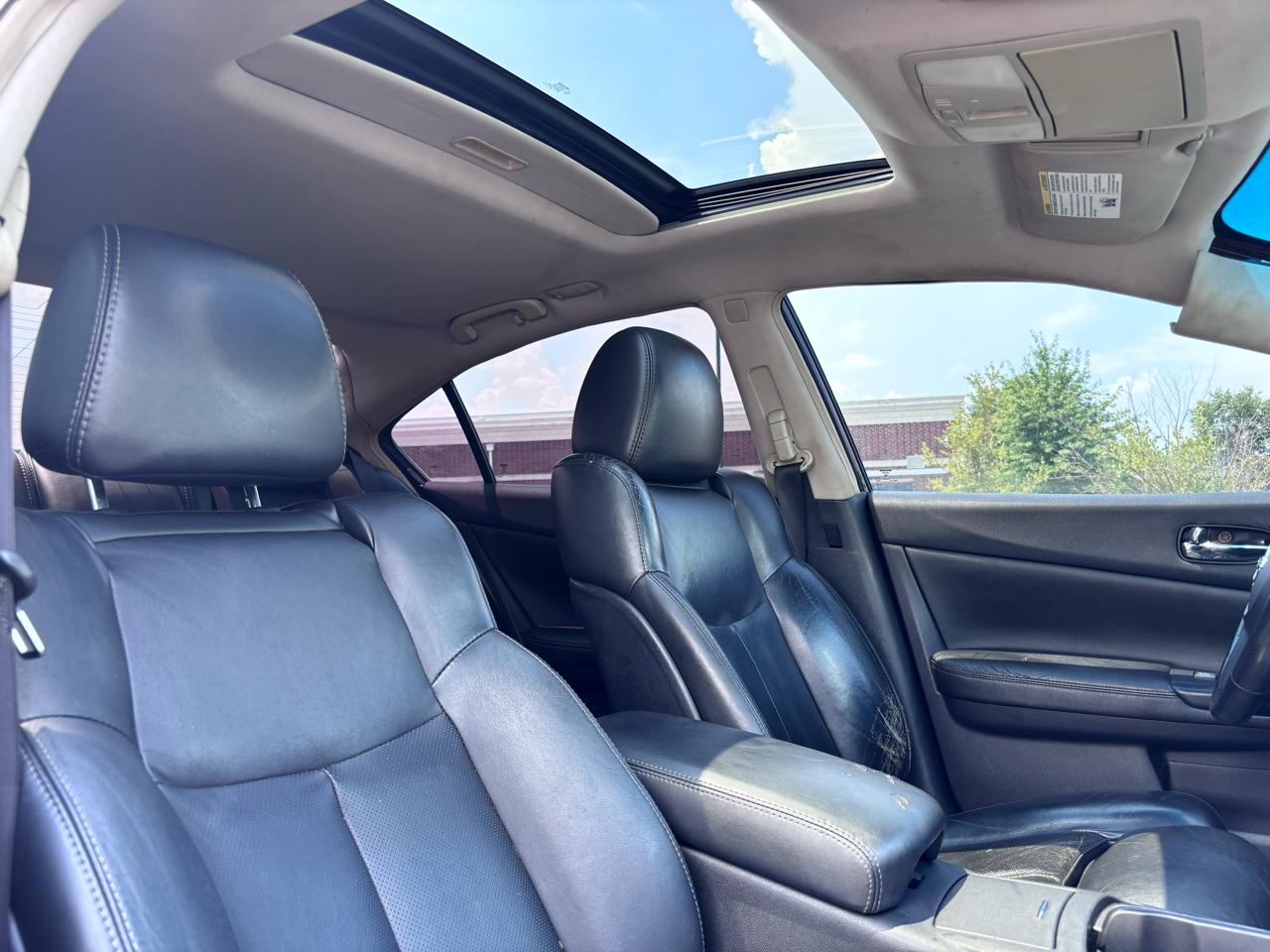 Nissan Maxima SV 2013