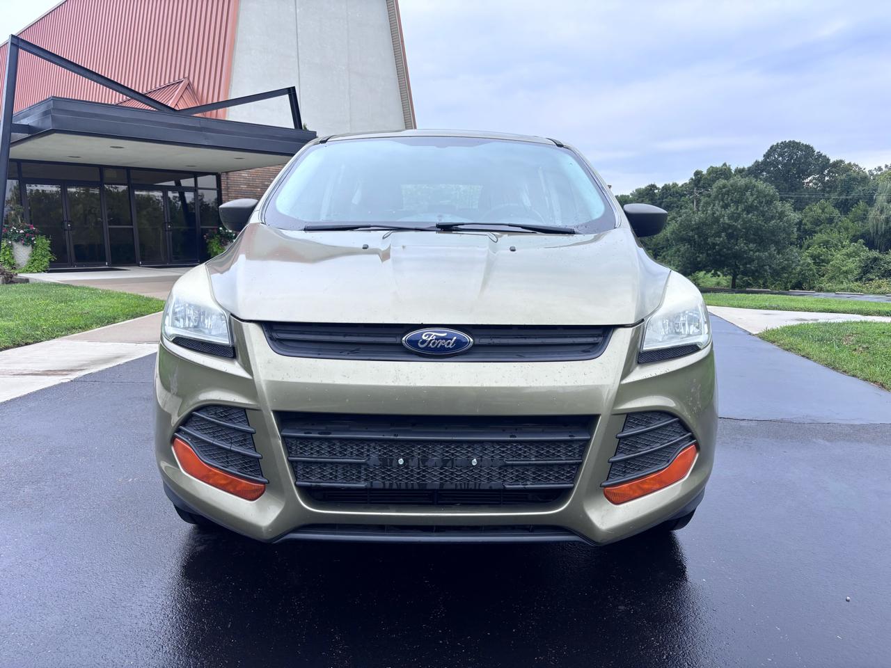 Ford Escape S FWD 2013