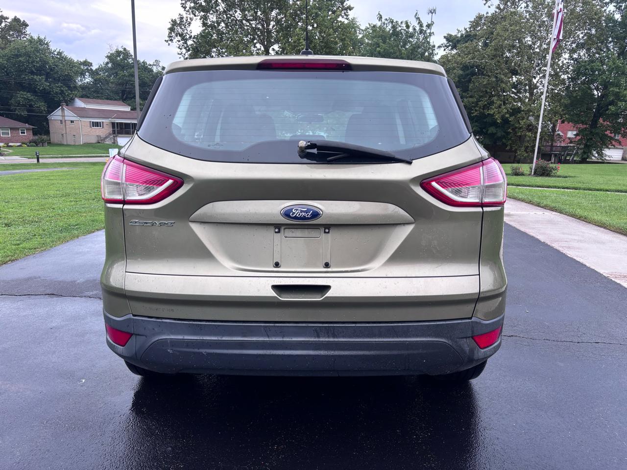 Ford Escape S FWD 2013