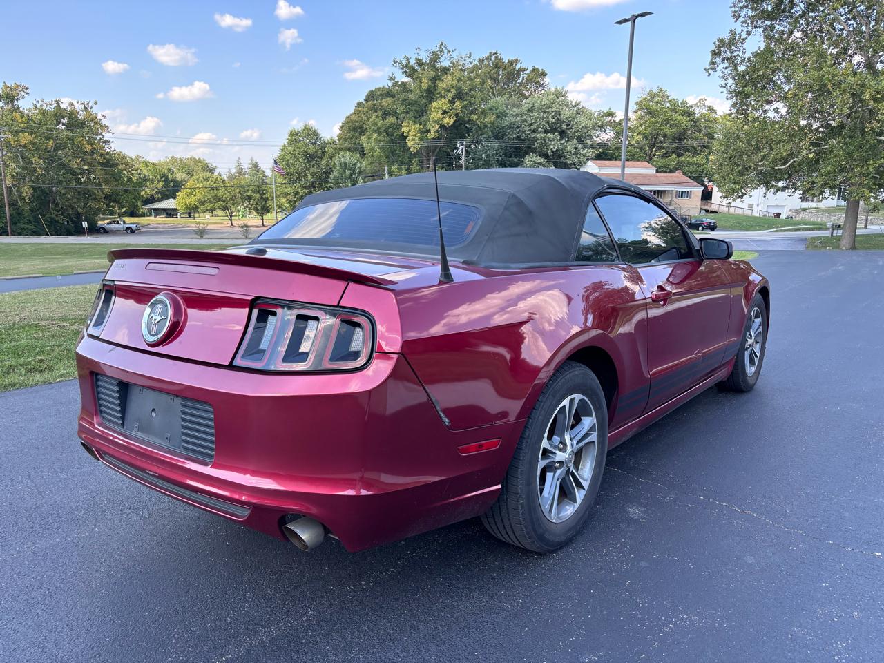 Ford Mustang V6 Convertible 2014