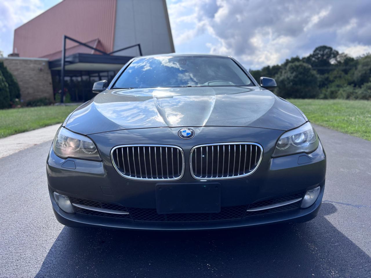 BMW 528i Base 2012