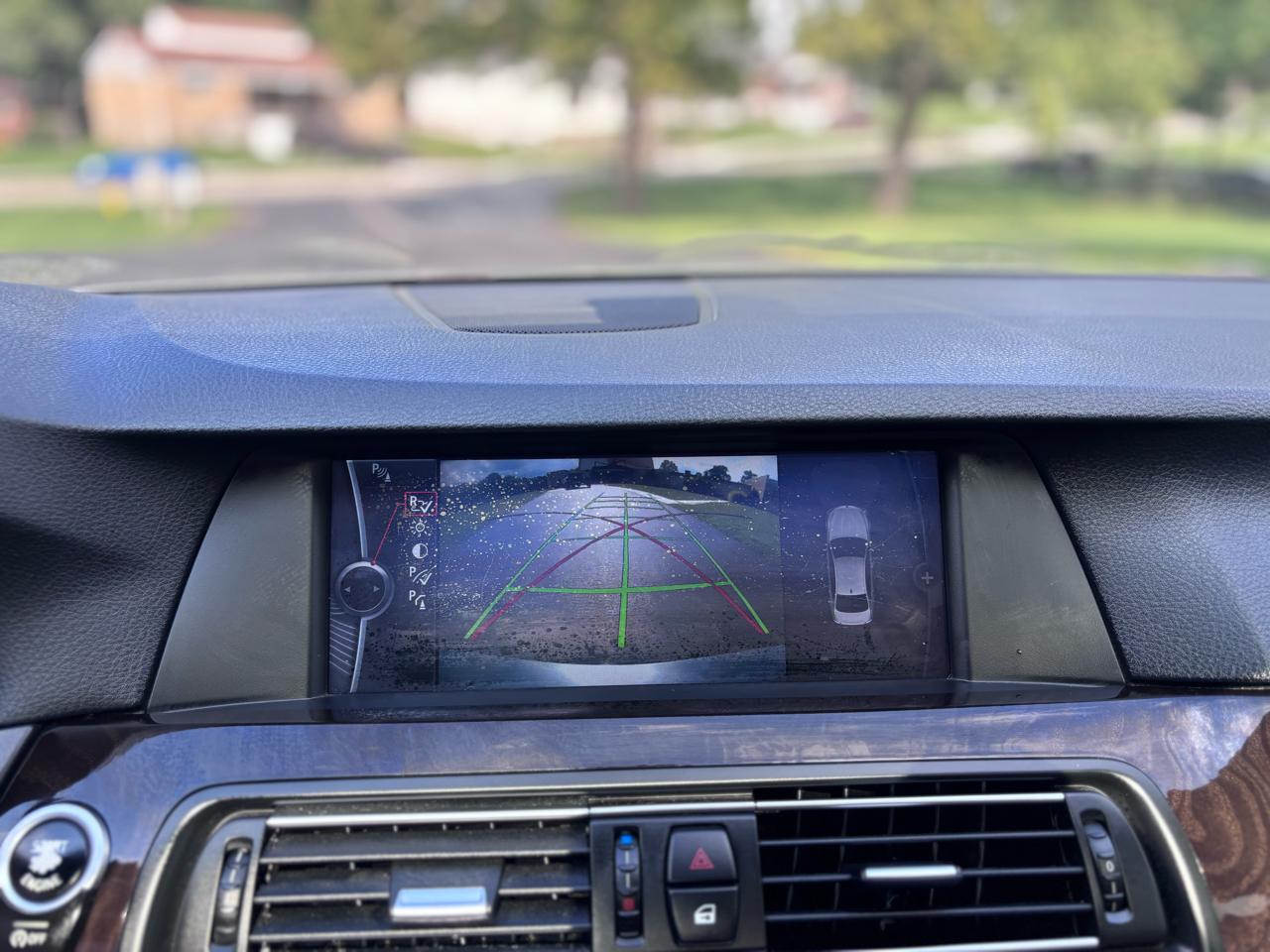 BMW 528i Base 2012