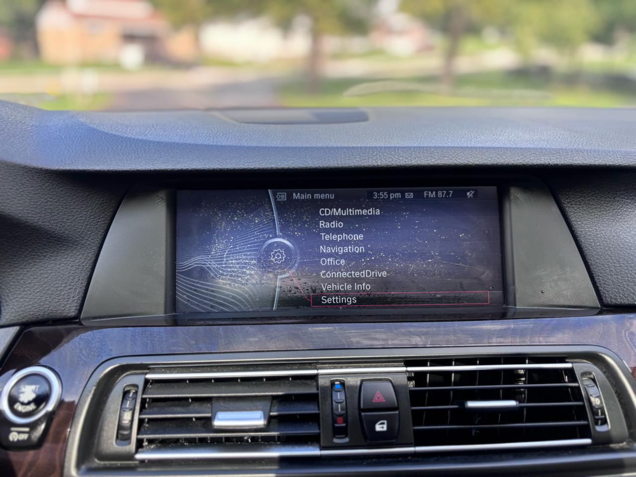 BMW 528i Base 2012