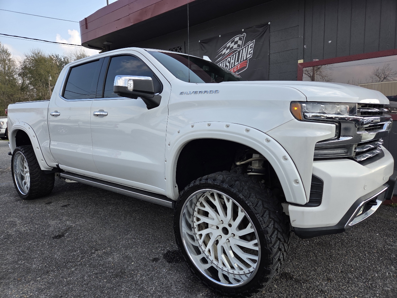 2019 Chevrolet Silverado 1500 LTZ Crew Cab 4WD