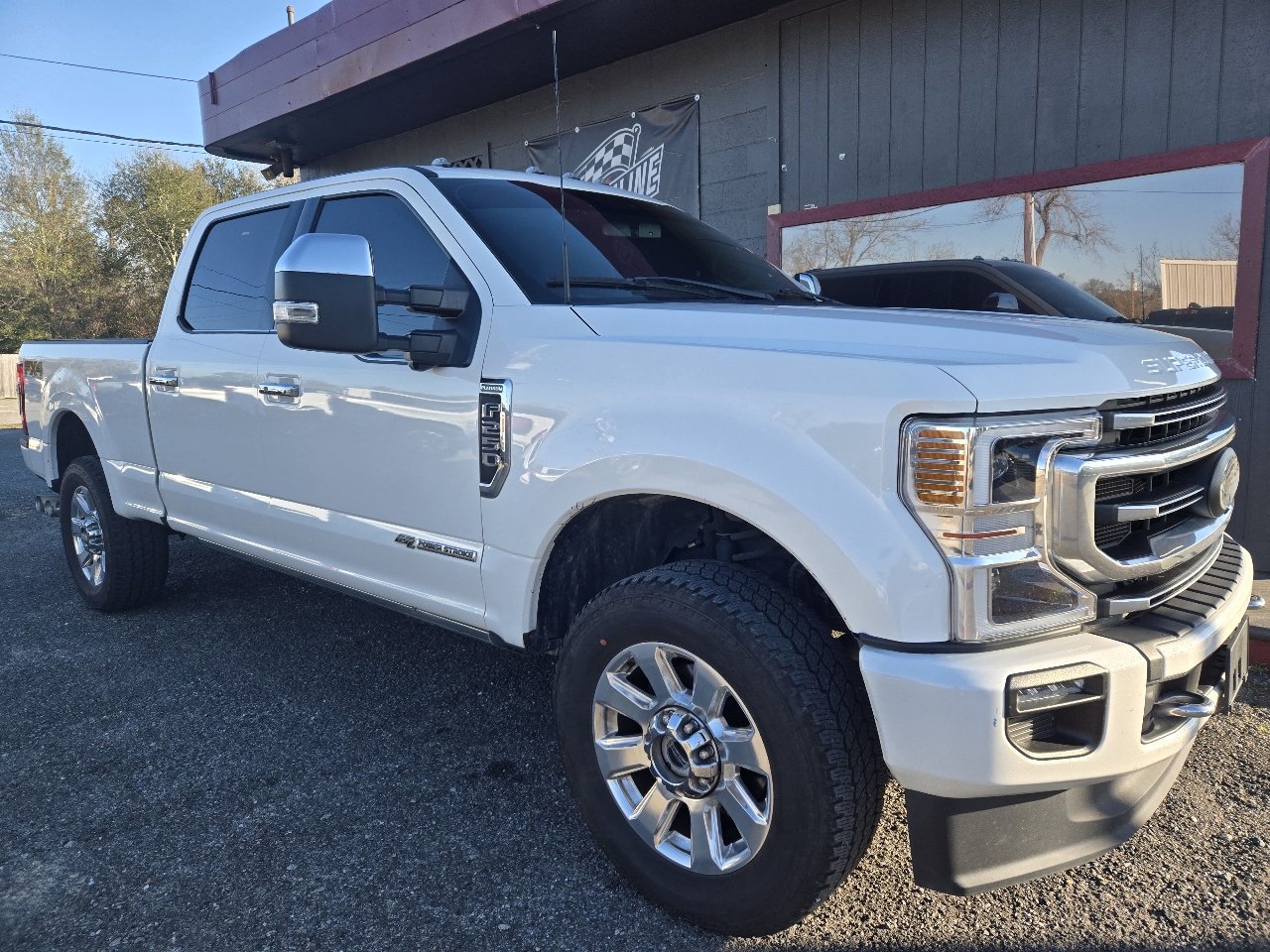 2022 Ford F-250 Super Duty Platinum's photo