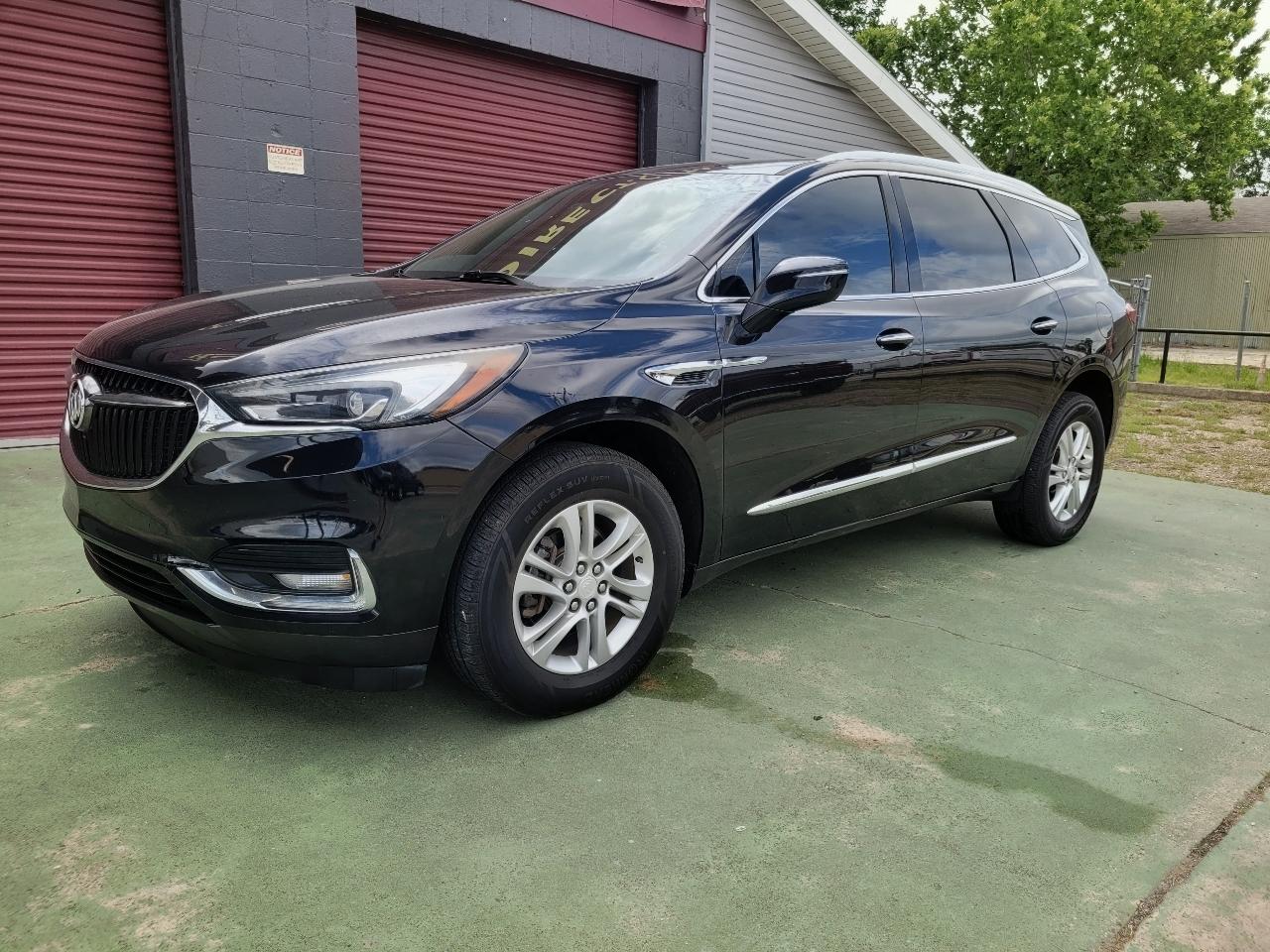 2018 Buick Enclave Essence's photo