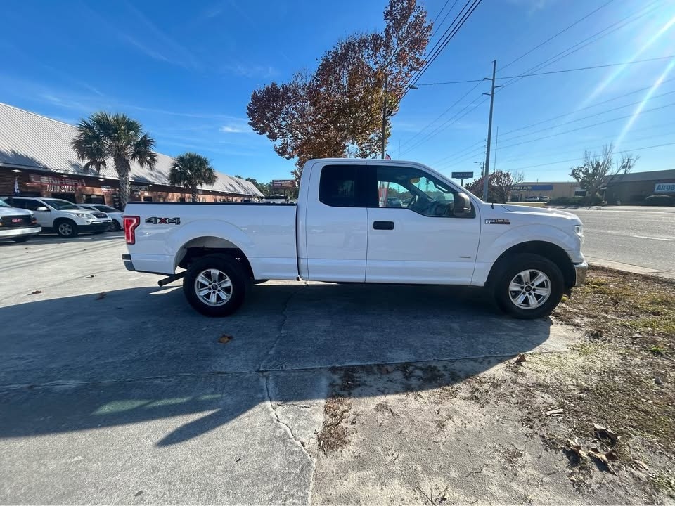 2017 Ford F-150 XL photo 2