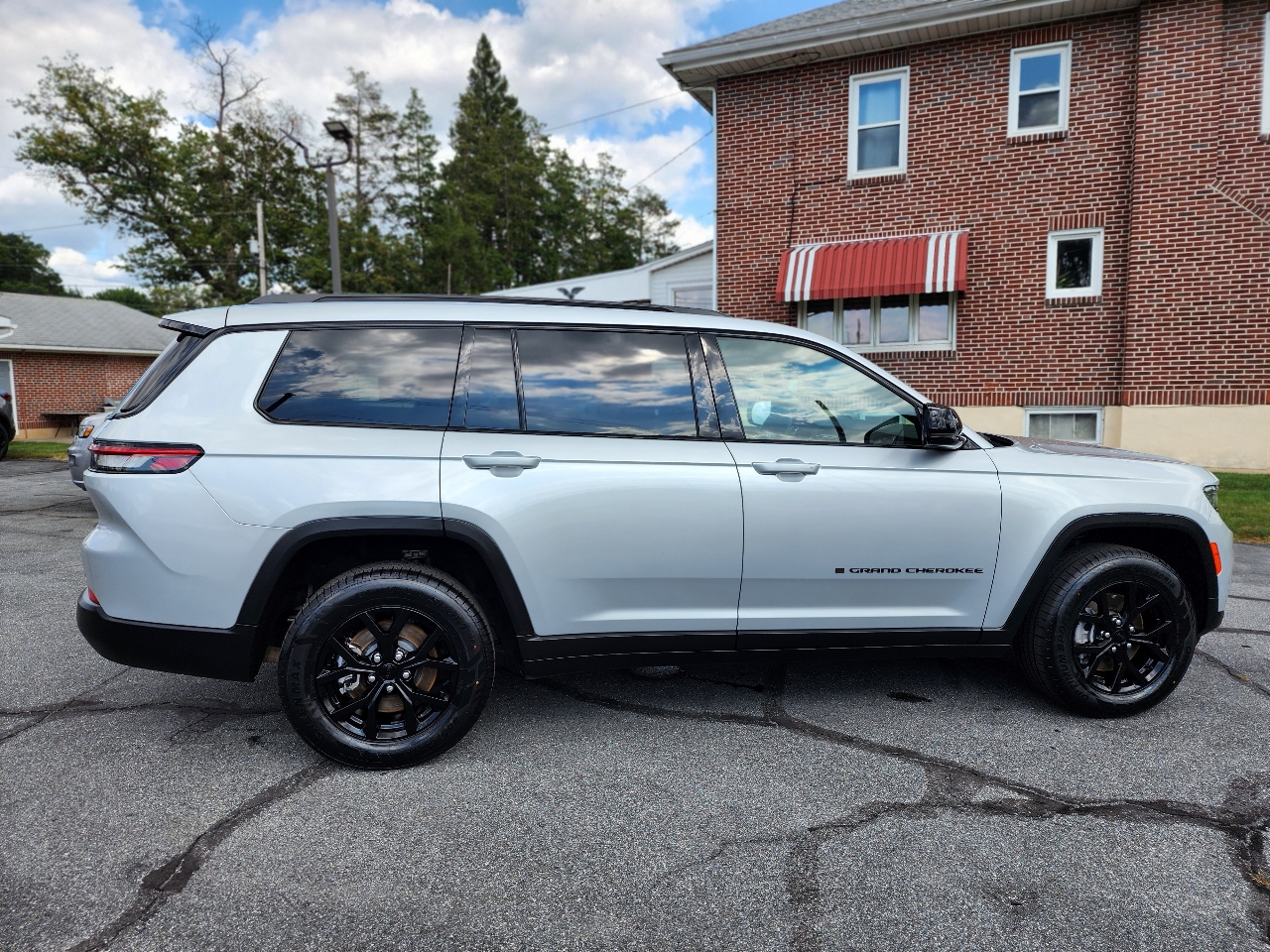 Jeep Grand Cherokee L  2024 Jeep Grand Cherokee L  2024