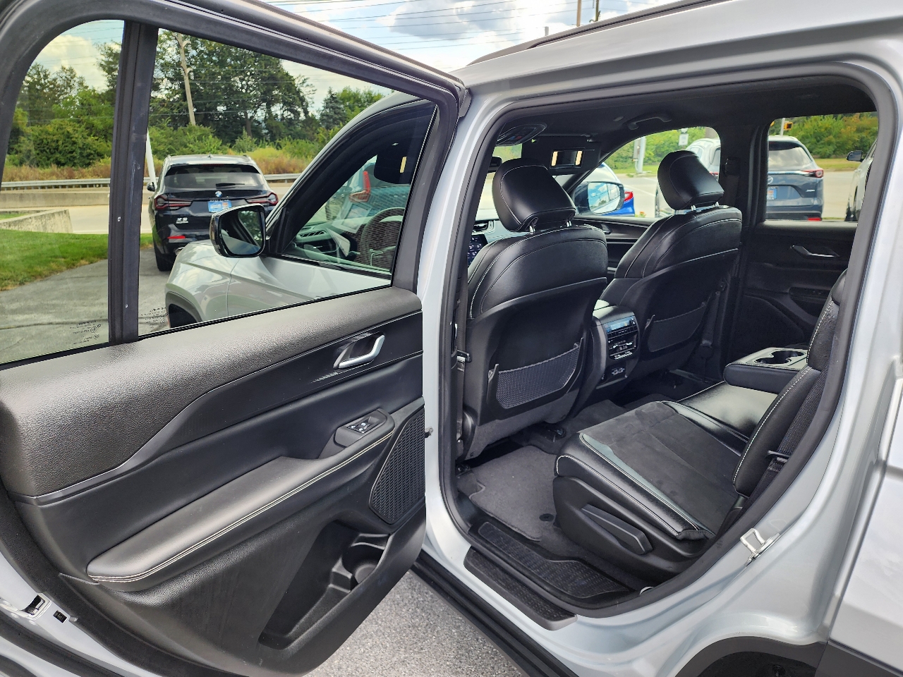 Jeep Grand Cherokee L  2024 Jeep Grand Cherokee L  2024