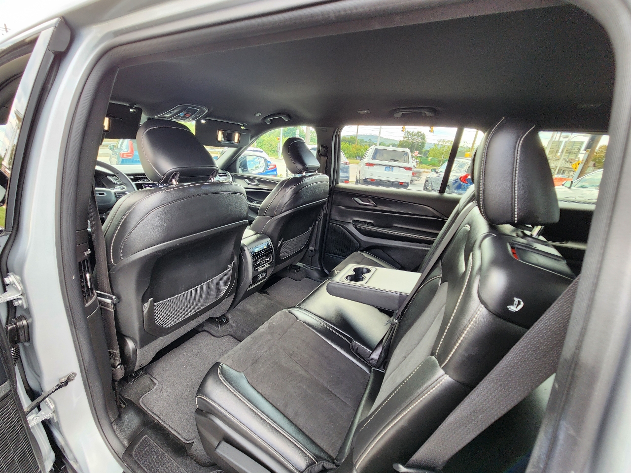 Jeep Grand Cherokee L  2024 Jeep Grand Cherokee L  2024