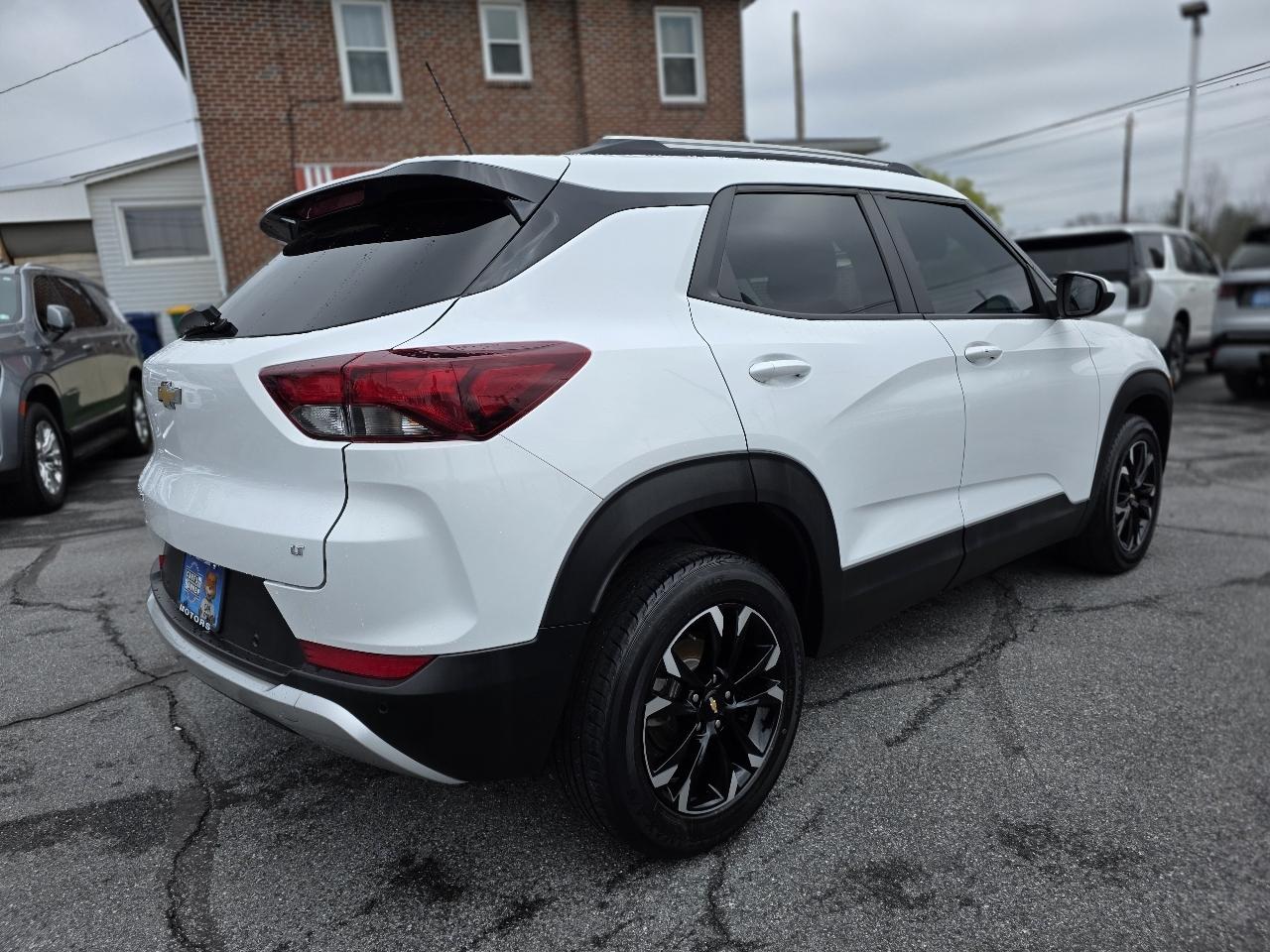 View vehicle photo 7