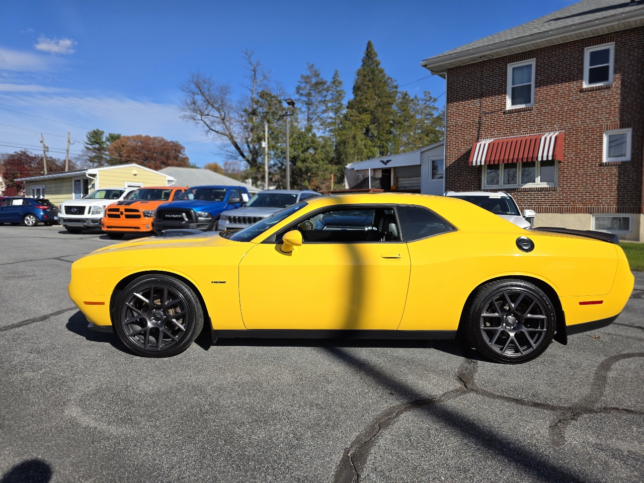 2017 Dodge Challenger R/T photo 4