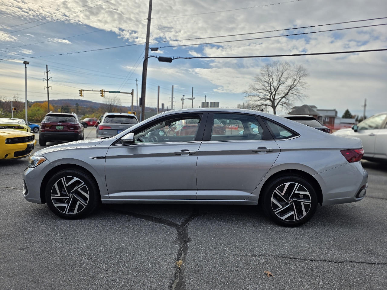 2022 Volkswagen Jetta SEL photo 4