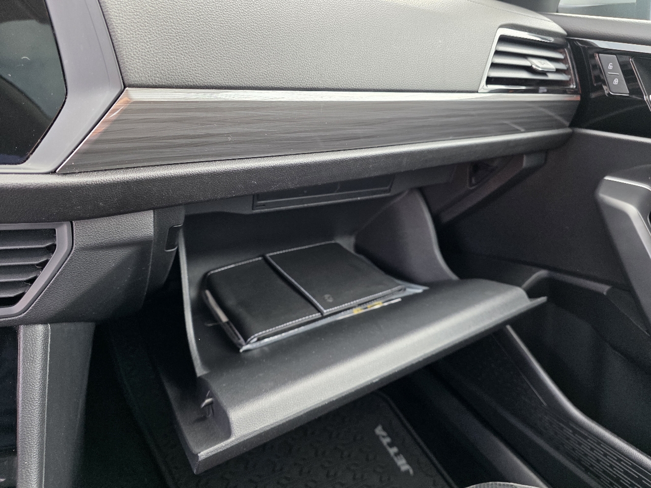 Volkswagen Jetta  2022