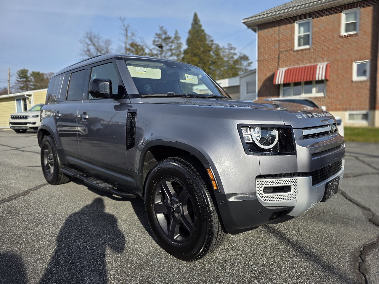 2022 Land Rover Defender Standard's photo