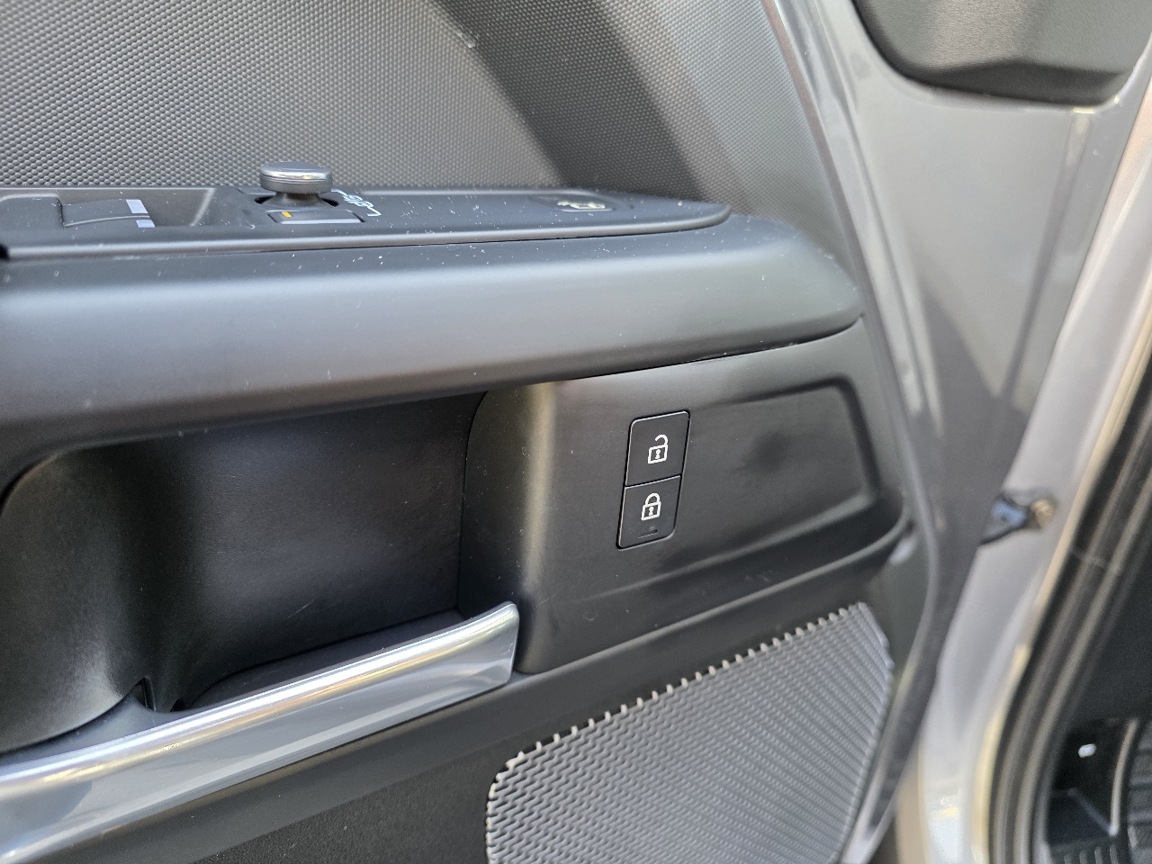 Land Rover Defender  2022