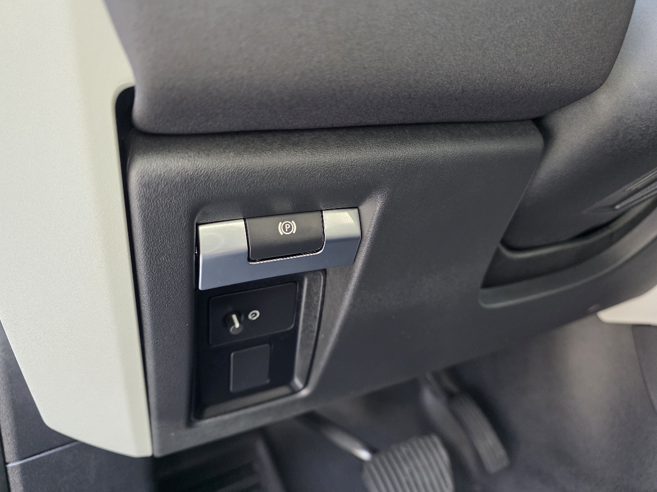 Land Rover Defender  2022