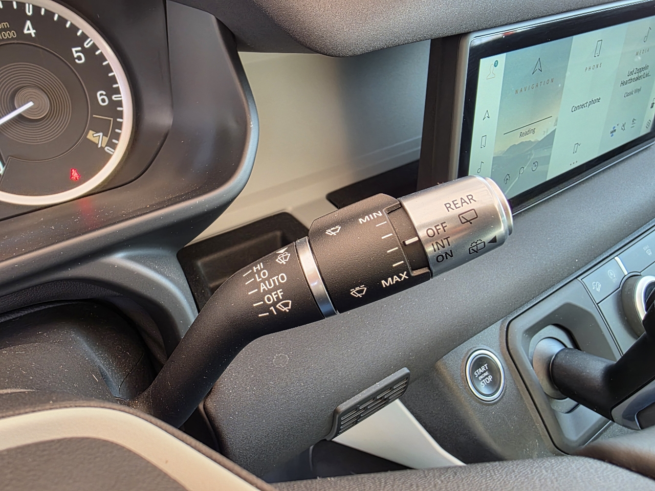 Land Rover Defender  2022