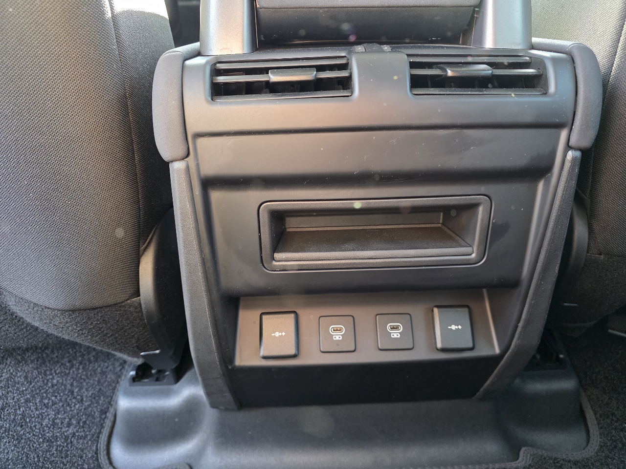 Land Rover Defender  2022