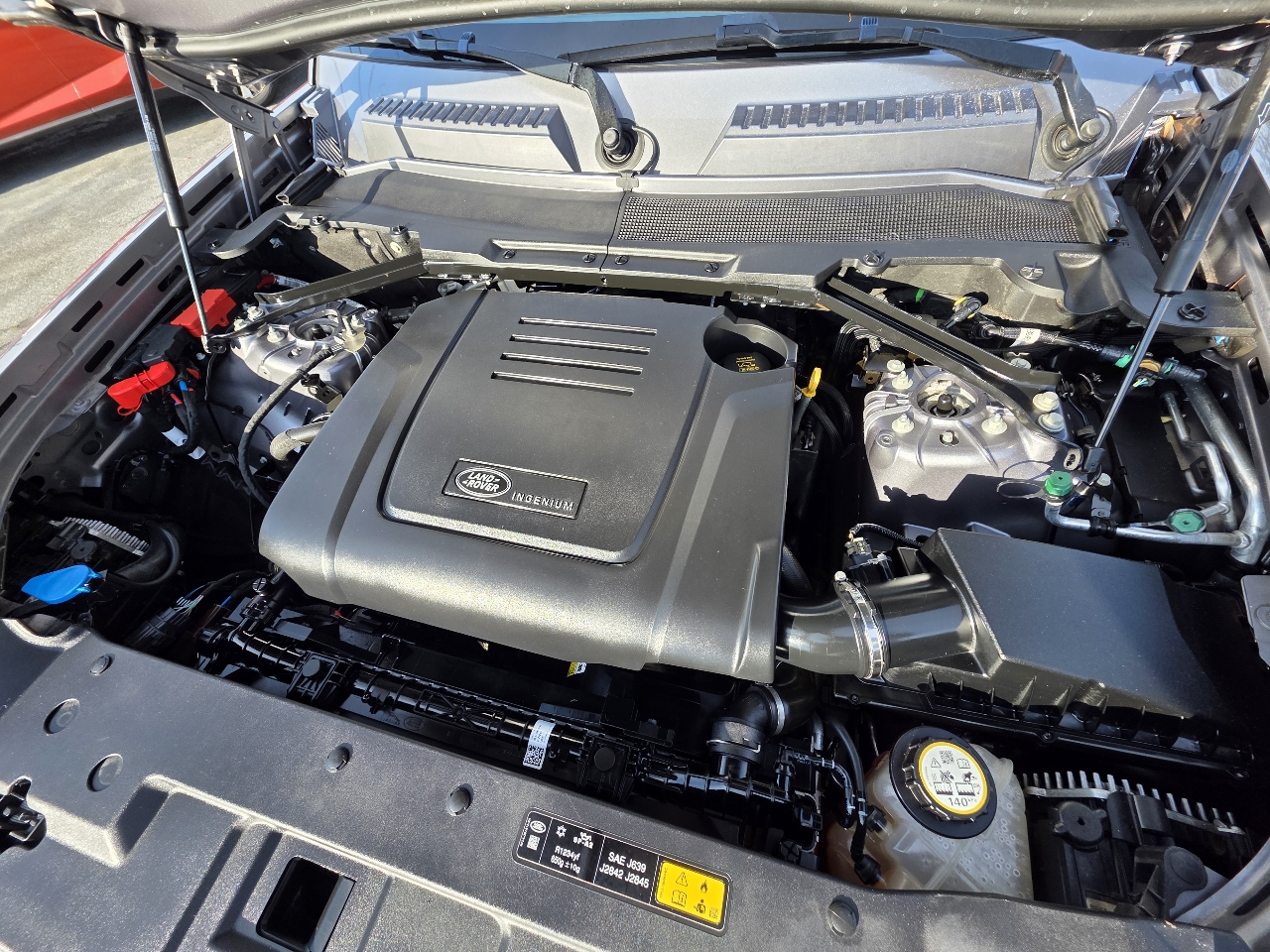 Land Rover Defender  2022