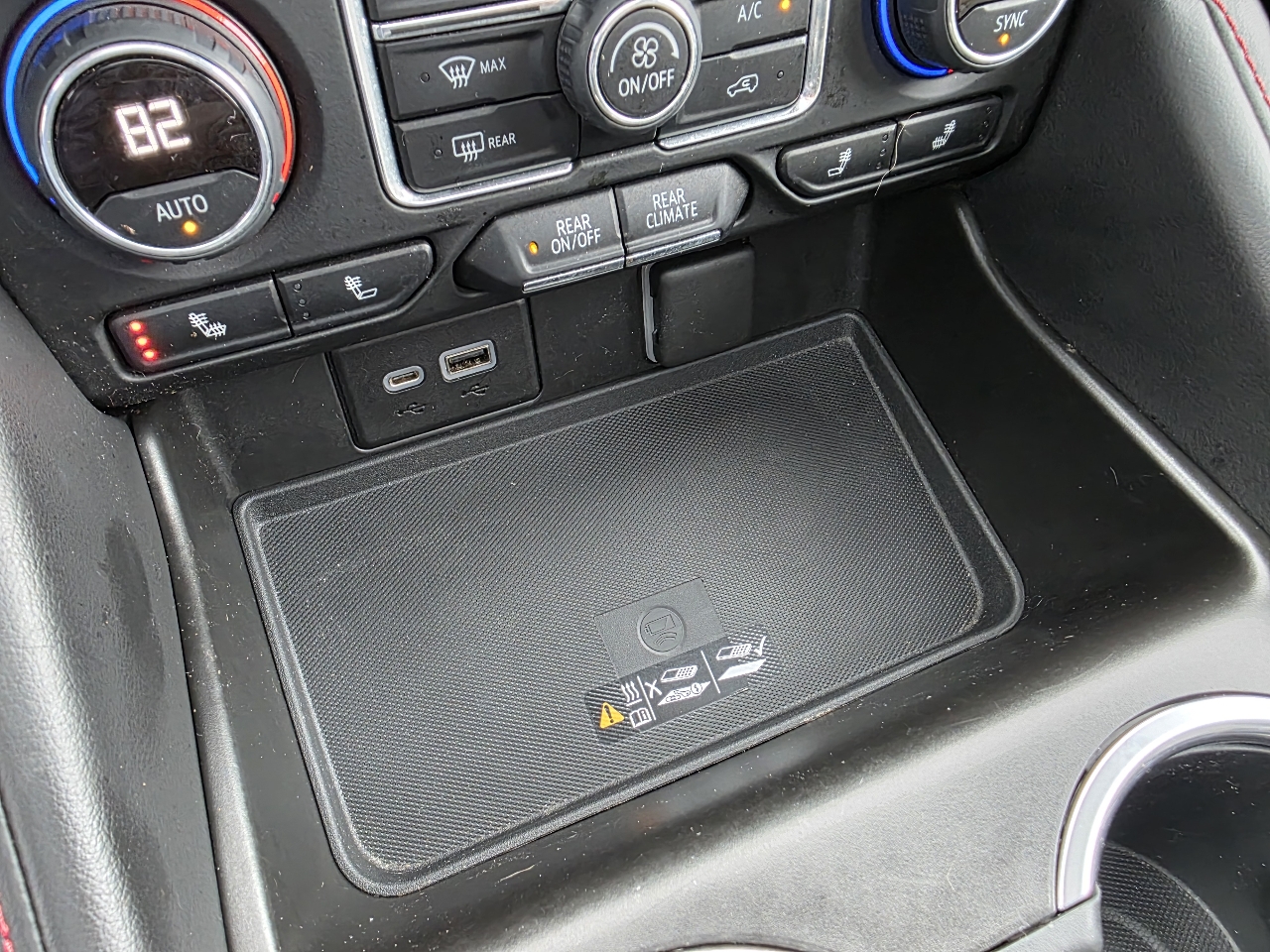 Chevrolet Suburban  2022