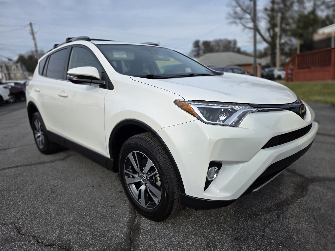 2018 Toyota RAV4 XLE's photo
