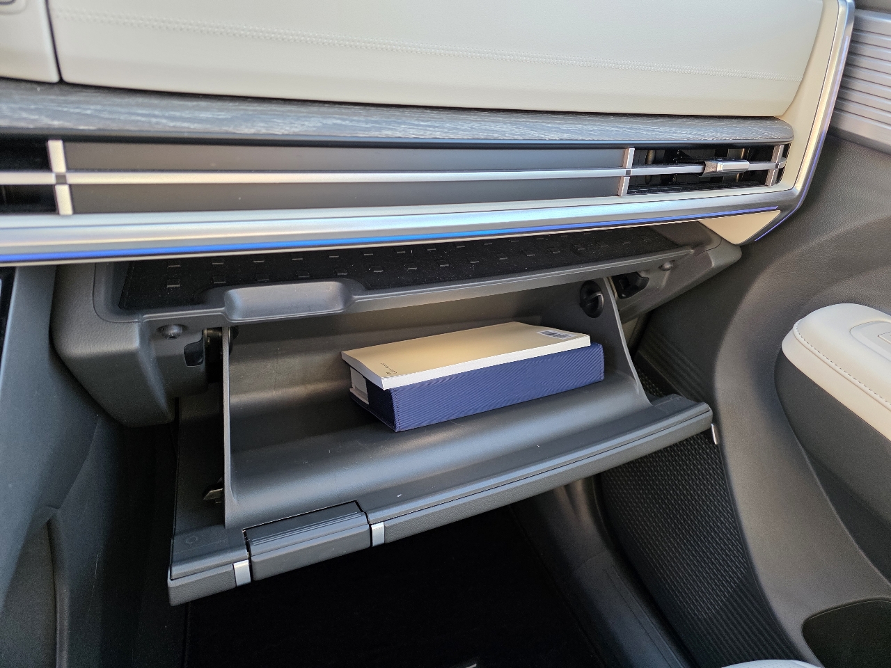 Hyundai Santa Fe Hybrid  2024