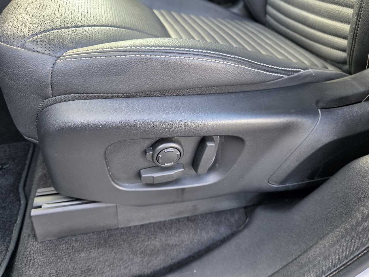 Land Rover Discovery  2024