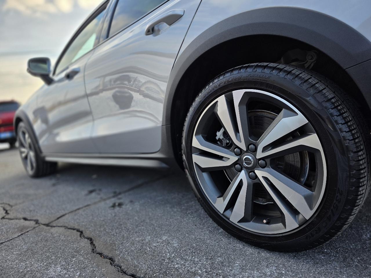 Volvo V60 Cross Country  2023