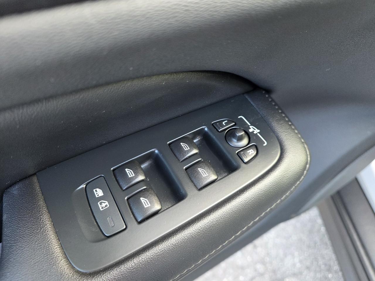 Volvo V60 Cross Country  2023